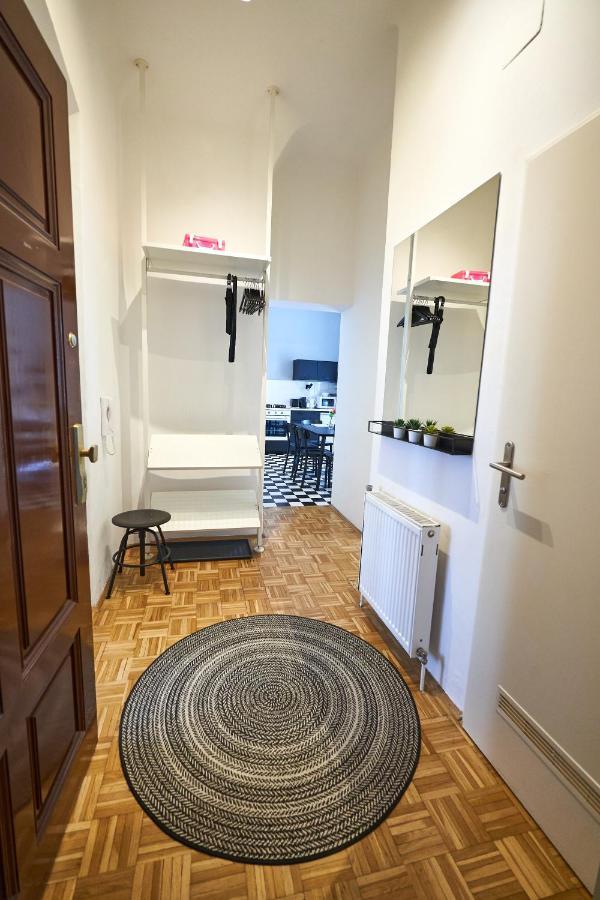 Fancy Home For 5 With Self-Check-In At Spittelberg Вена Экстерьер фото