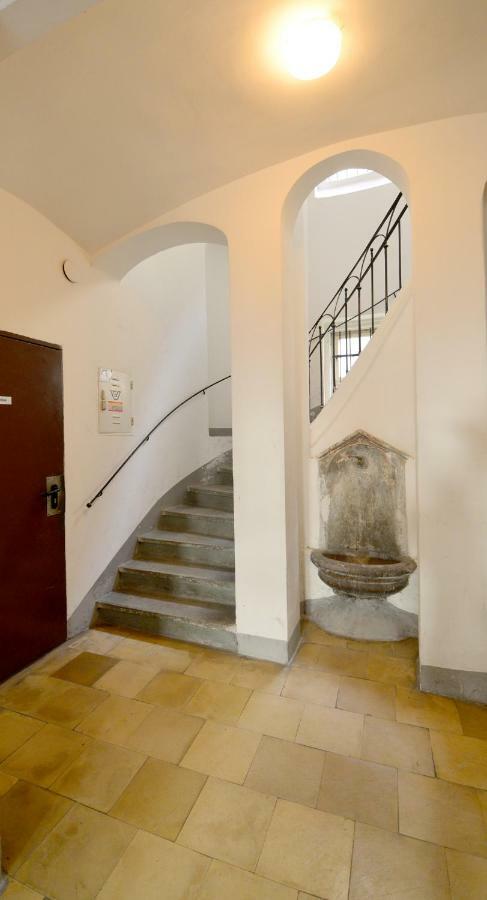 Fancy Home For 5 With Self-Check-In At Spittelberg Вена Экстерьер фото